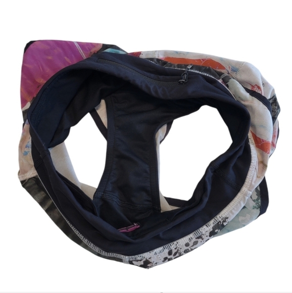 Lululemon Run Speed Shorts *4-way Stretch in Pigment Wave Multi / Black - Picture 9 of 13